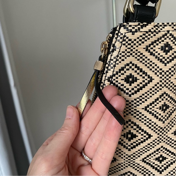 The Switch Bag in Diamond Raffia - Picture 4 of 16